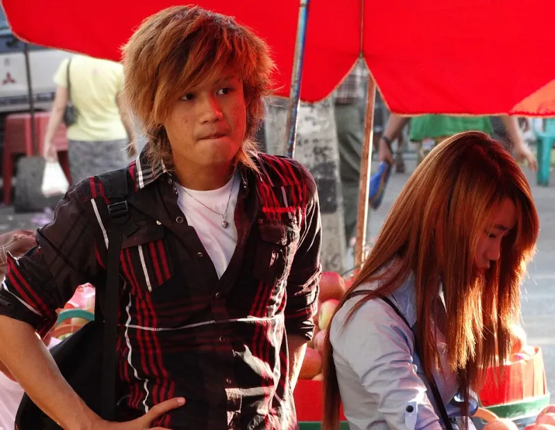 Statement Hair and Chunky Sneakers: The Idol Uniform Has Officially Left the Stage
