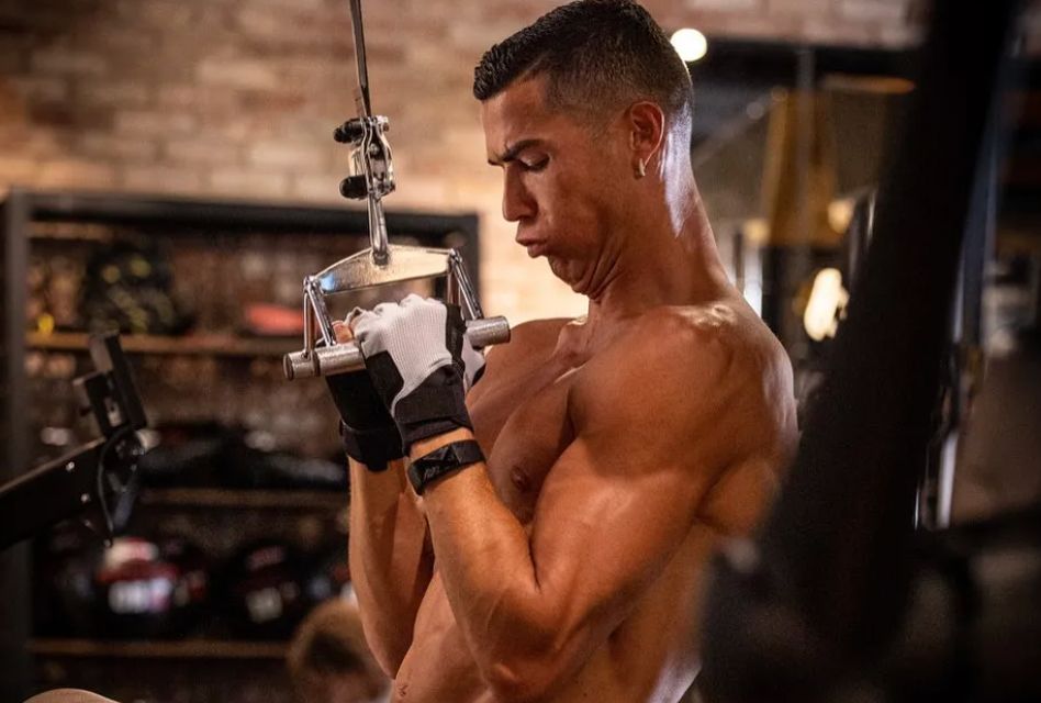 Ronaldo tập thể hình với chế độ nghiêm khắc Ronaldo tập thể hình với chế độ nghiêm khắc