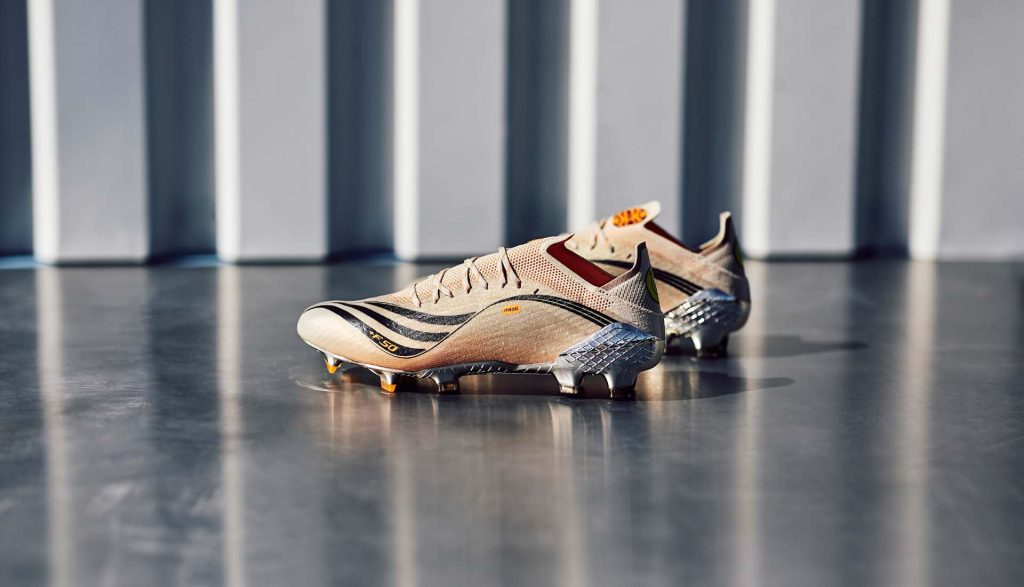 Phiên bản giày của Adidas dành riêng cho Messi với kiểu dáng sang trọng Phiên bản giày của Adidas dành riêng cho Messi với kiểu dáng sang trọng