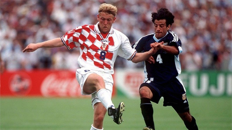 Và Prosinecki cũng từng là một niềm hi vọng của bóng đá Croatia trong lịch sử Và Prosinecki cũng từng là một niềm hi vọng của bóng đá Croatia trong lịch sử