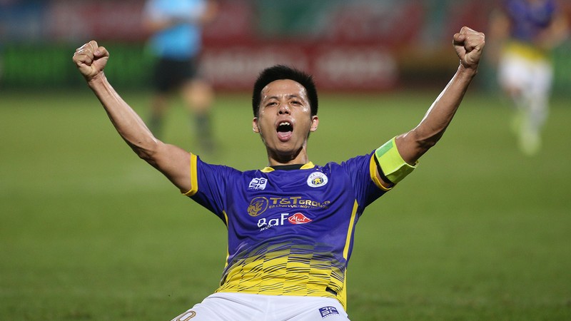 Anh chơi cho Hà Nội FC và giành mọi danh hiệu lớn từ đội bóng này Anh chơi cho Hà Nội FC và giành mọi danh hiệu lớn từ đội bóng này